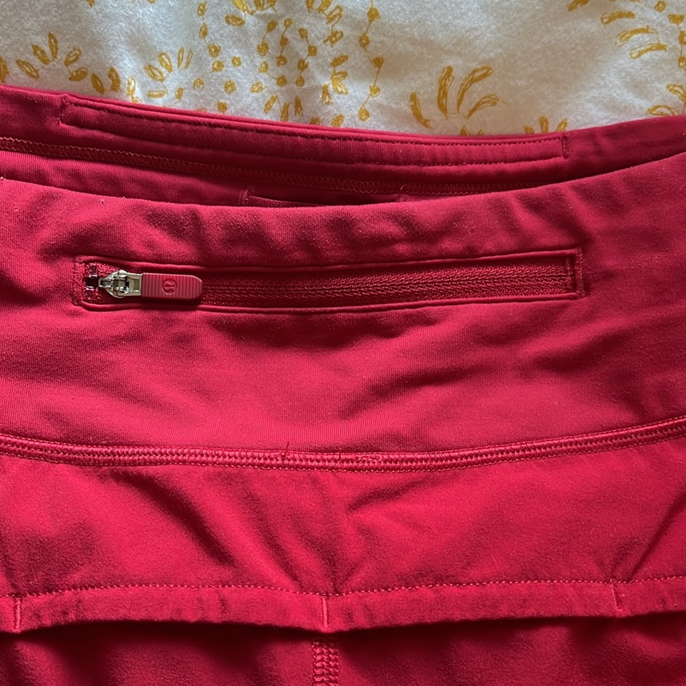 Lululemon Speed Up Low-Rise Lined Short 2.5" size:10 color:red - Picture 4 of 6